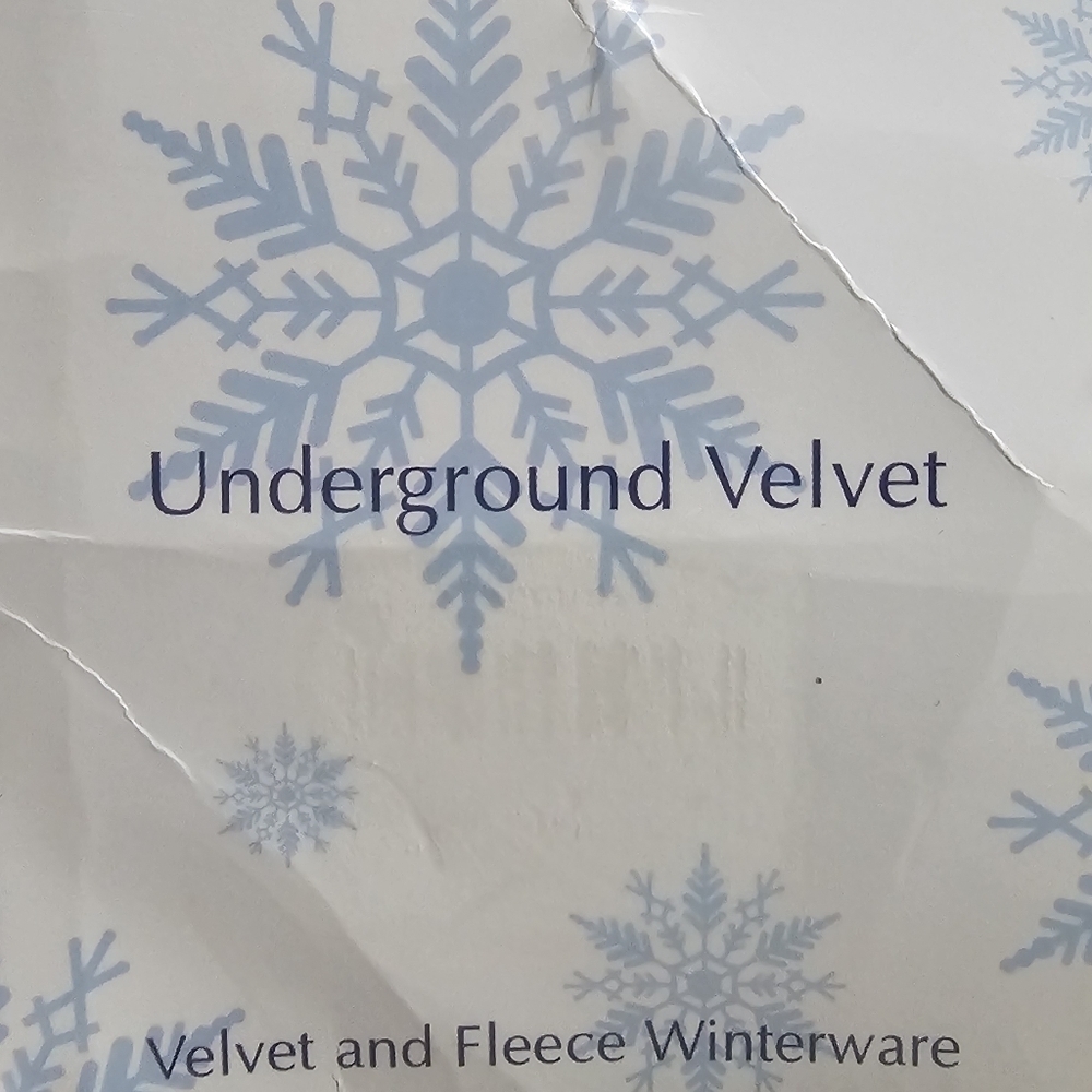 2 Underground Velvet Scarves with Bag - Picture 4 of 4